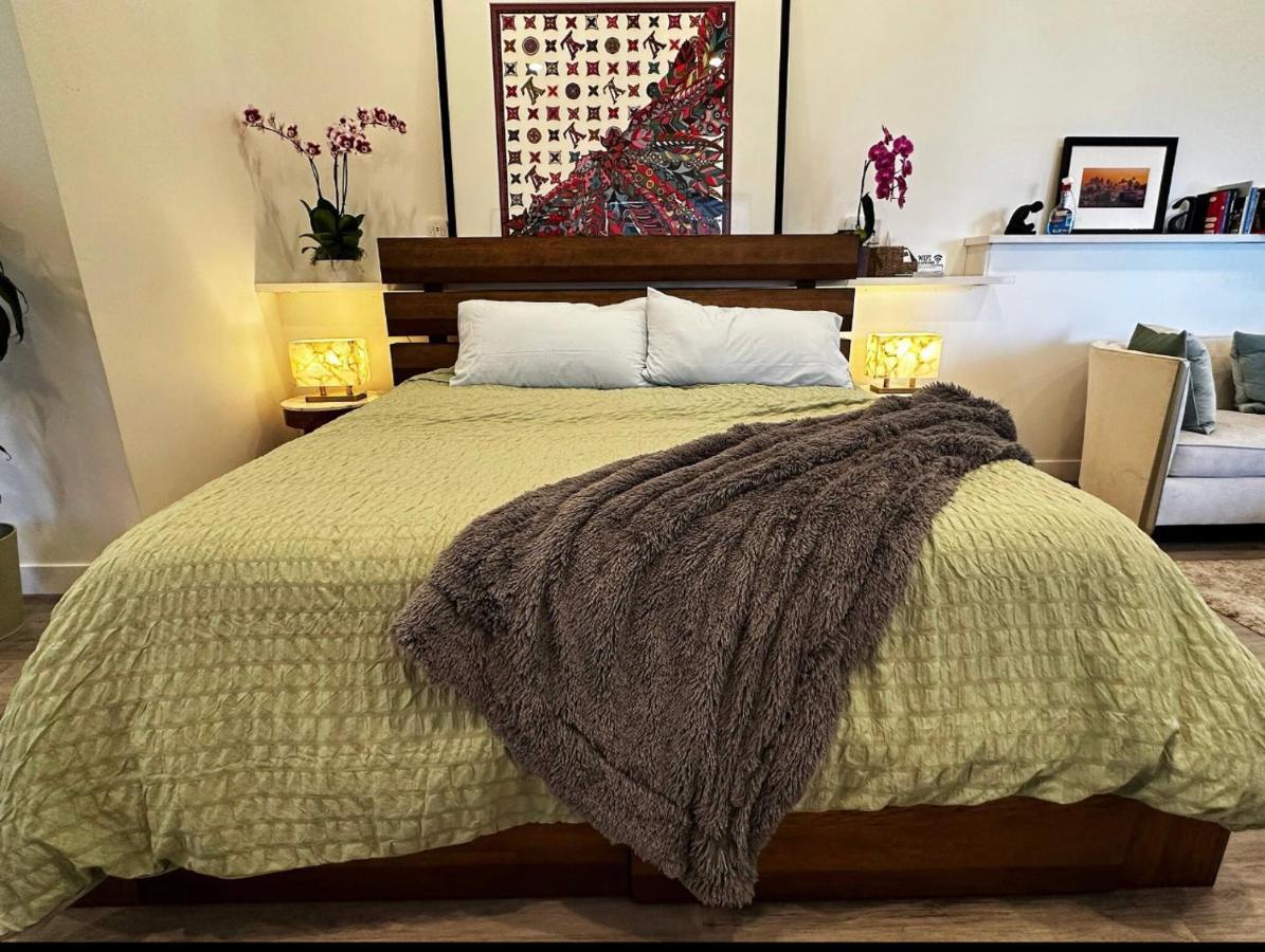 Stunning View Hollywood Hills Guest House Лос-Анджелес Экстерьер фото