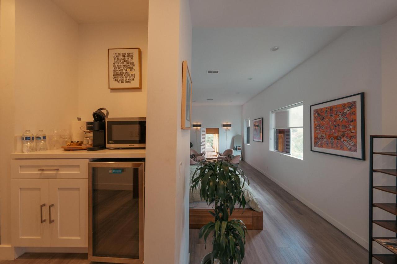 Stunning View Hollywood Hills Guest House Лос-Анджелес Экстерьер фото
